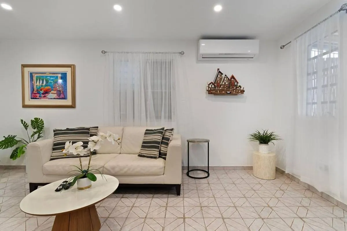 Paceful Home In San Juan Near To The Airport Дом отдыха